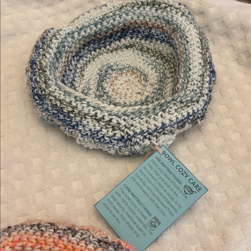 Crocheted bowl cozy set of 2 - Picture 4 of 4
